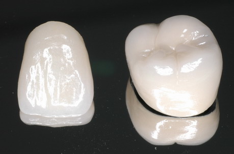 「差し歯・入れ歯」専門医による診療を受けてみませんか？01